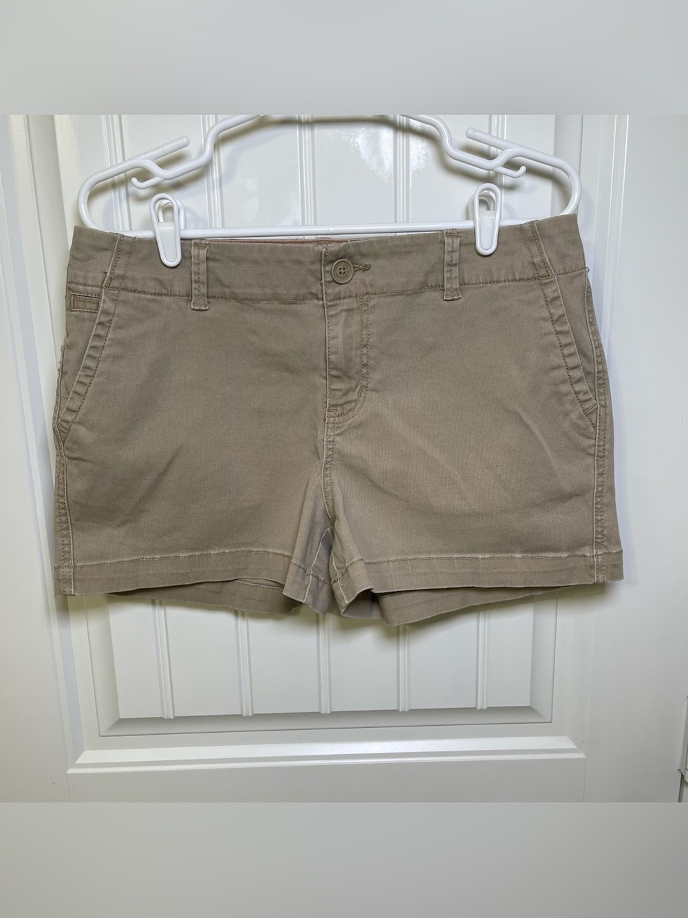 Maurices Women’s 13/14 Tan Khaki Cotton Blend Mom Shorts Summer Beach Vacation